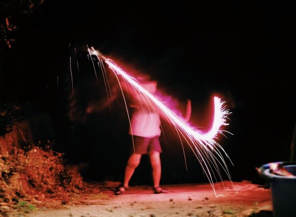 カメラ女子必見 誰でも簡単にアーティスティックに花火の写真が撮れるコツ Arweb アールウェブ